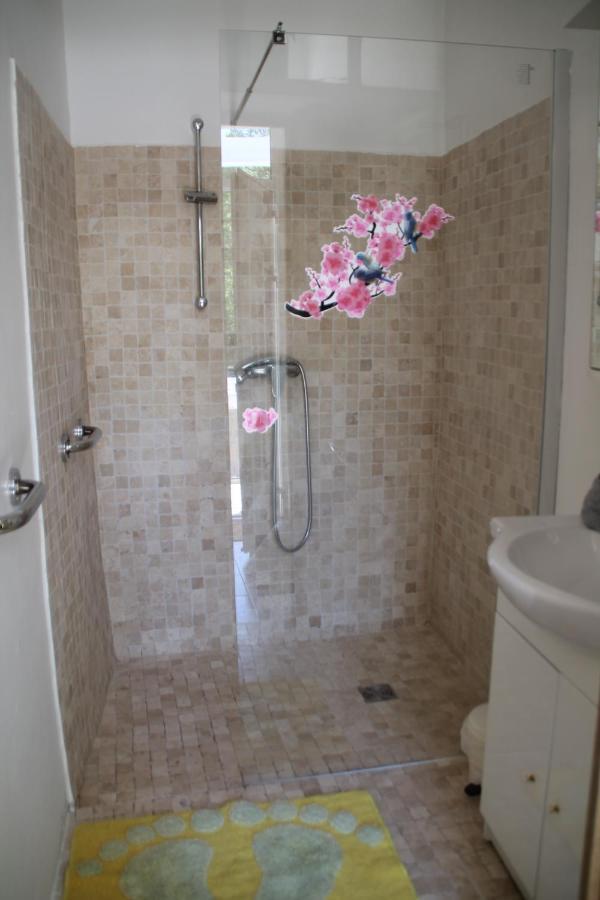 Apartmán Au Bonheur De Lili Fontaine-de-Vaucluse Exteriér fotografie